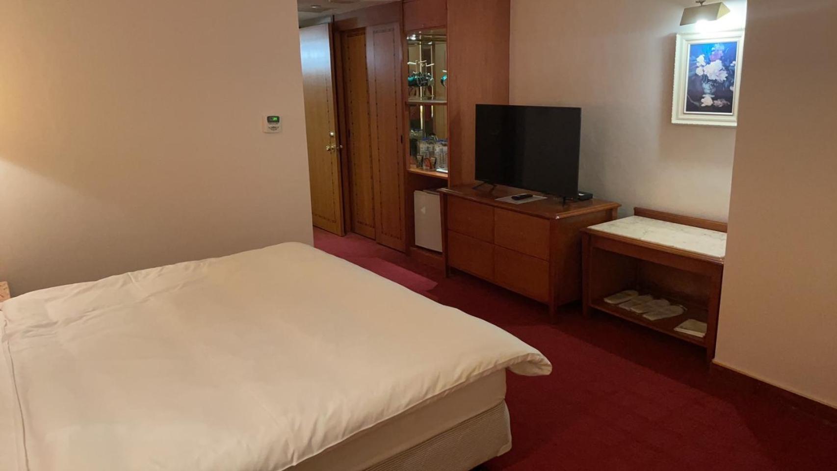 Hotel Avenue مدينة هسينشو المظهر الخارجي الصورة